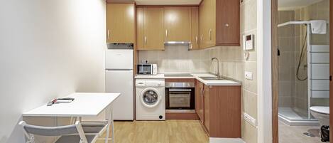 Kochgeschirr/Geschirr/Besteck