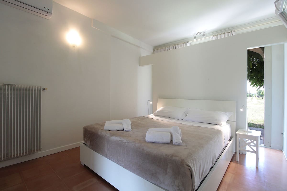 3 bedrooms, iron/ironing board, free WiFi