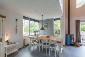 Dining - Holiday Home by Beach in Ooghduyne (Julianadorp aan Zee)