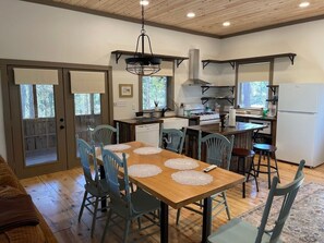 Dining - The Longleaf Cabin is our largest cabin ideal for 2 families and kids (Tallahassee)