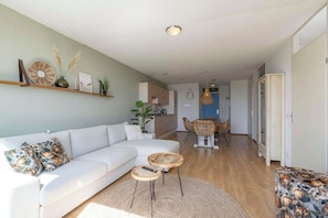 Smart TV - Apartment in Groote Keeten near the Beach (Groote Keeten)