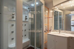 Shower - Wellness Home for couples (Callantsoog)