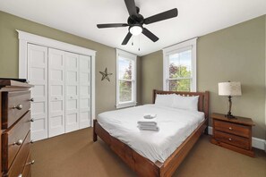 2 bedrooms, iron/ironing board, WiFi, bed sheets