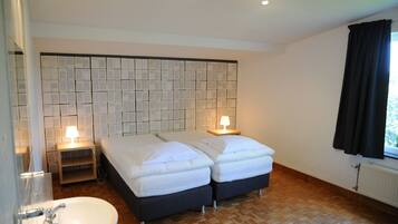3 bedrooms, free WiFi