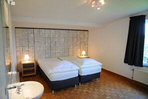 3 bedrooms, free WiFi - Bungalow in Noiseux with Wood-Fired Hot Tub (Noiseux)