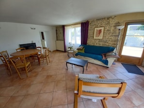 Smart TV - Charming stone cottage close to beautiful beaches and coastal paths (Plouhinec)