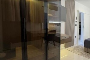 1 bedroom, desk, travel cot, WiFi