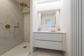 تجهيزات دش، مجففات شعر