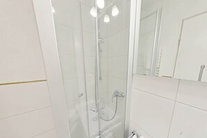 Shower, hair dryer - Appartement Martin mit Wellnessbereich (Freyung)