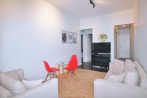 Family Apartment | 3 bedrooms, premium bedding, blackout drapes, free WiFi
