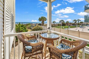 Outdoor dining - Ocean Views l 2BR l Private Beach Access (North Myrtle Beach)