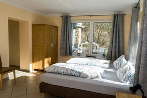 5 bedrooms, iron/ironing board, travel cot, free WiFi