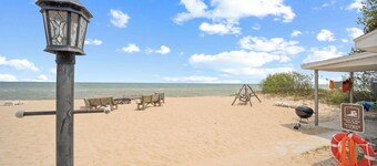 Your Lake Huron Escape! Cozy 2BR Cottage in Greenbush