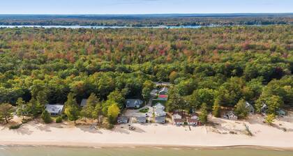 Your Lake Huron Escape! Cozy 2BR Cottage in Greenbush