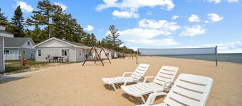 Spacious Lakefront Cottage w/ AC