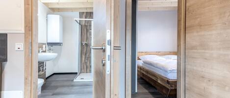 2 habitaciones, cuna de viaje y wifi gratis