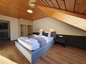 3 chambres, lit parapluie, Wi-Fi gratuit, draps fournis
