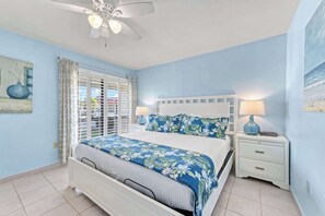 2 bedrooms, desk, iron/ironing board, WiFi - Private Beach Access • Pool View • Pickleball (Bradenton Beach)