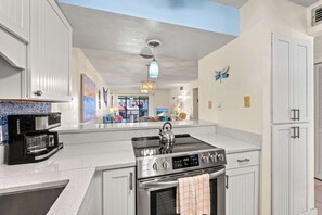 Fridge, microwave, oven, stovetop - Private Beach Access • Pool View • Pickleball (Bradenton Beach)