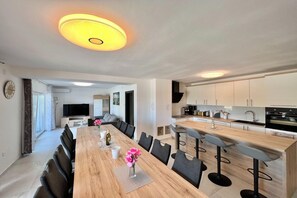 Dining - Group holiday villa with pool (Bribir)