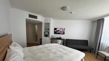 1 bedroom, iron/ironing board, free WiFi, bed sheets