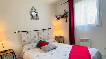 2 chambres, fer et planche à repasser