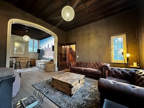 TV, fireplace, video games - Luxurious villa with heated pool (Faulx-les-Tom)