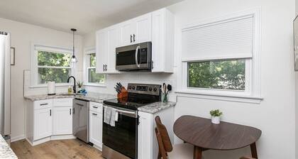 The Cozy Cottage - Entire house in Des Moines