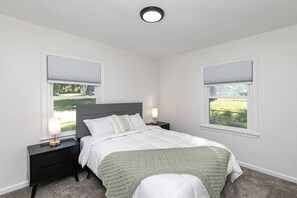 3 多间卧室、办公桌、熨斗/熨衣板、旅行婴儿床