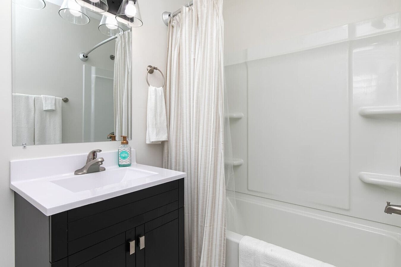 Hårtork och handdukar