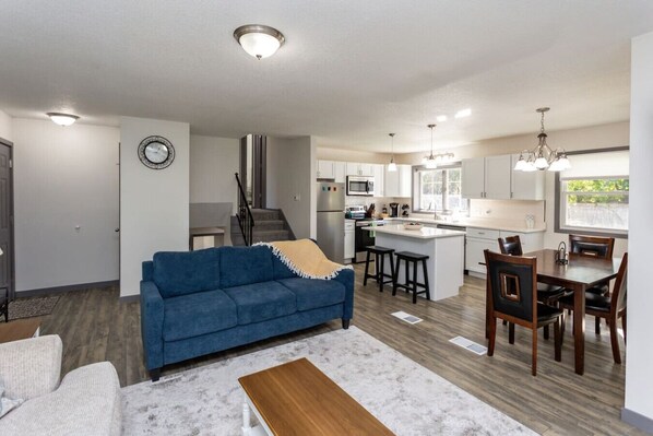 Smart TV, fireplace, video games