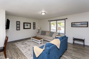 Smart TV, fireplace, video games