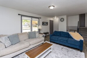 Smart-tv, eldstad och tv-spel