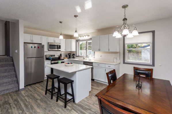 Microwave, oven, stovetop, dishwasher