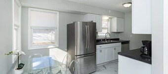 The Modern Getaway - Entire house in Des Moines