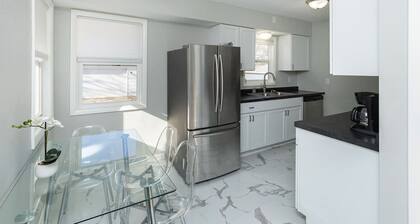 The Modern Getaway - Entire house in Des Moines