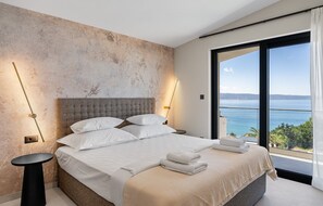 4 chambres, fer et planche à repasser, Wi-Fi, literie fournie