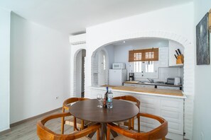 Fridge, microwave, oven, coffee/tea maker