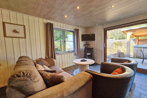 Chalet near Durbuy with Garden & BBQ