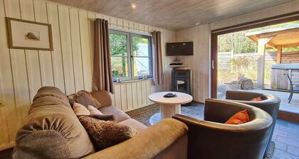 Chalet near Durbuy with Garden & BBQ