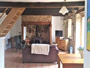 TV, fireplace, DVD player, ping pong - Peaceful Countryside Home (Auriac)