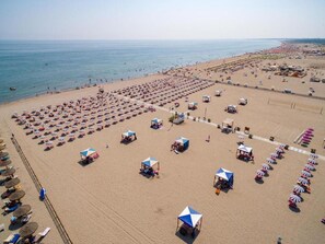 On the beach - Holiday Home in Rosolina Mare near Beach (Rosolina Mare (RO))