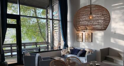 Spacious Mansion for 4 Guests