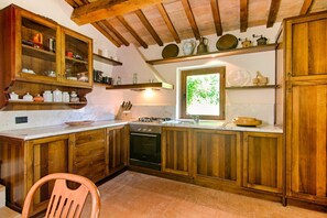 Frigorifero, forno, piano cottura
