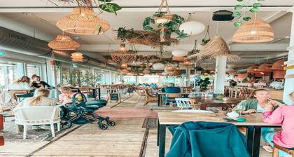 Apartment Sneekermeer with Water Sports Access