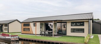 Fenced Garden Family Chalet