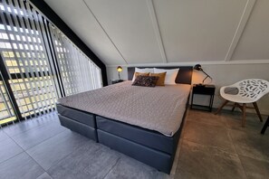 4 bedrooms, free WiFi - Water Villa in Balk with Private Jetty (Balk)