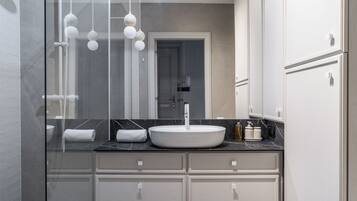 Appartement, balcon, vue ville | Salle de bain