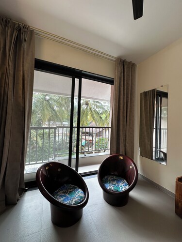 Charming 2-bedroom house with AC, WiFi in marvelous Candolim