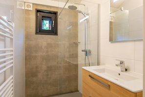 Shower - Chalet in Eindhoven near Bospark 't Wolfsven (Mierlo)